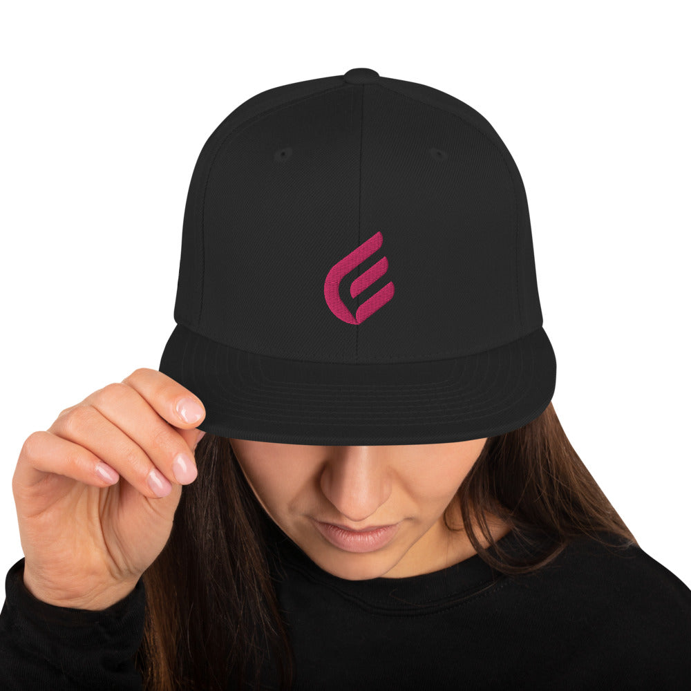 1:Cor Pink | Embroidered Snapback Hat